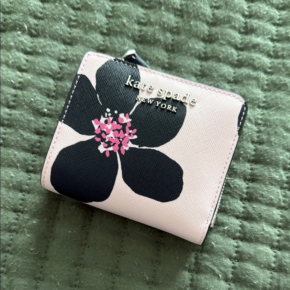 *Sold* Kate Spade Pink and Black Wallet Elegant Design